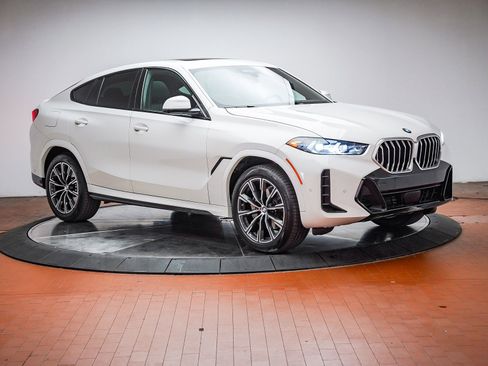 Certified 2024 BMW X6 xDrive40i w/ Premium Package AWD/4WD image 6