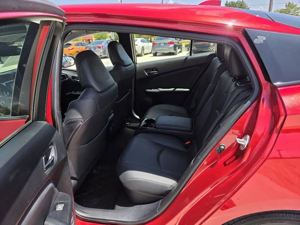 Used 2017 Toyota Prius Prime Advanced FWD image 17