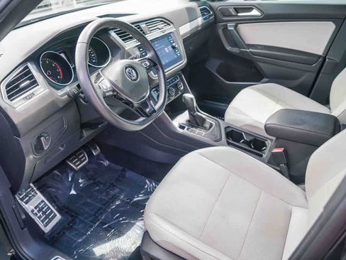Used 2020 Volkswagen Tiguan SE R-Line FWD image 16