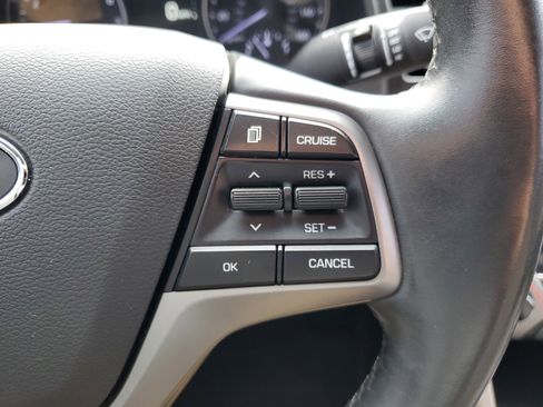 Used 2017 Hyundai Elantra Limited w/ Limited Tech Package 04 image 7