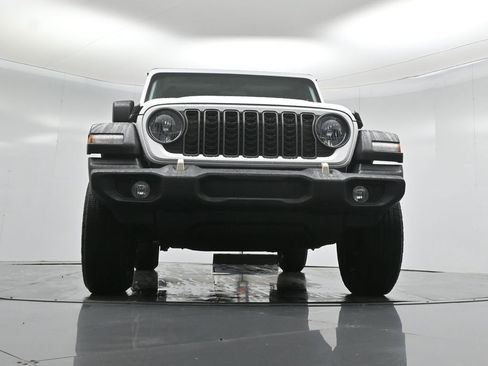 Used 2025 Jeep Wrangler Sport image 43