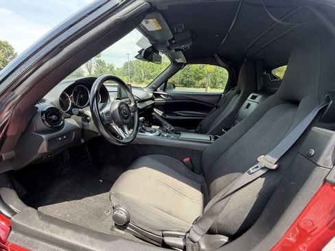 Used 2020 MAZDA MX-5 Miata Sport RWD image 10