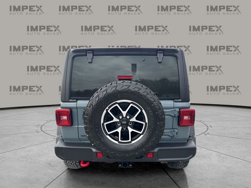 Used 2025 Jeep Wrangler Unlimited Rubicon image 4