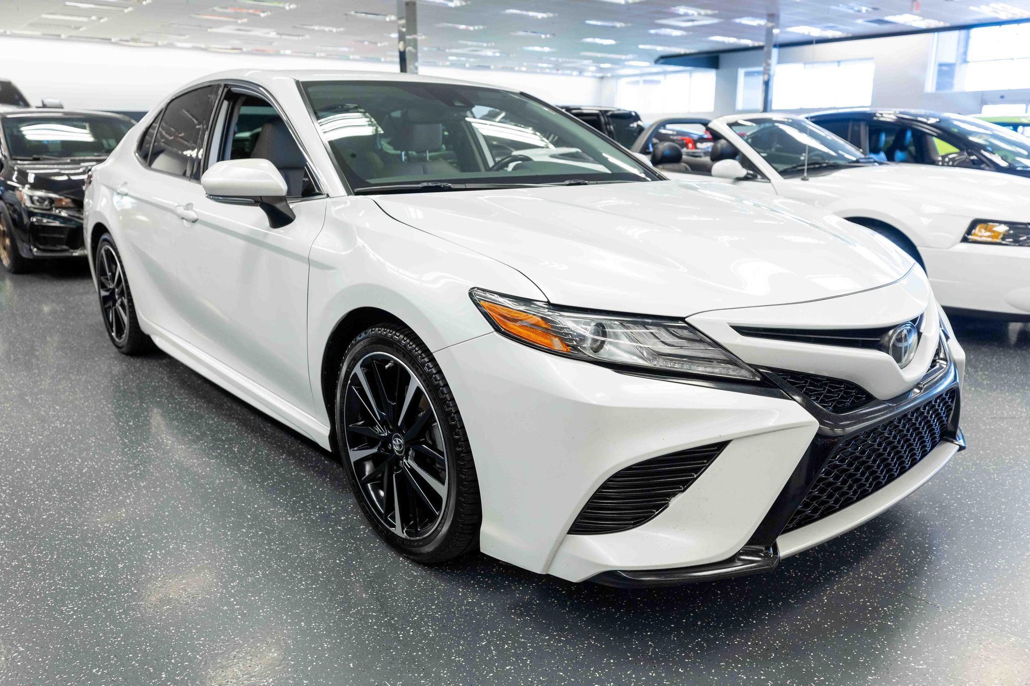 Used 2019 Toyota Camry XSE w/ Carpet Mat Package FWD image 3