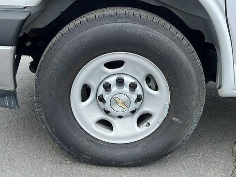 New 2024 Chevrolet Express 3500 w/ Power Convenience Package RWD image 8