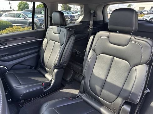 Used 2022 Jeep Grand Cherokee L Limited AWD/4WD image 33