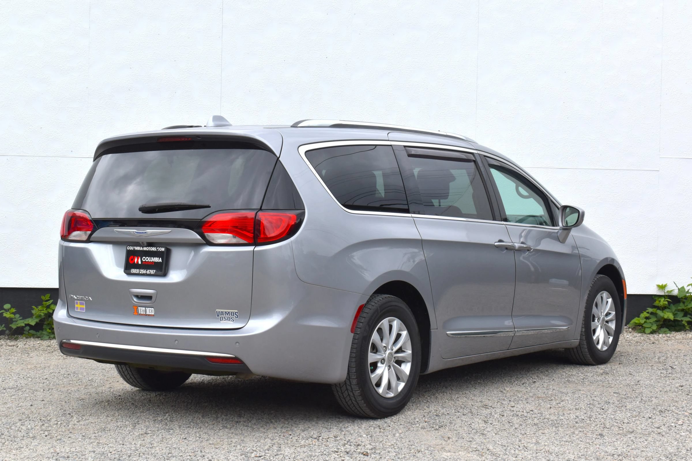 Used 2018 Chrysler Pacifica Touring-L FWD image 41