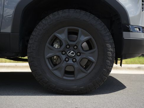 Used 2025 Lexus GX 550 AWD/4WD image 46