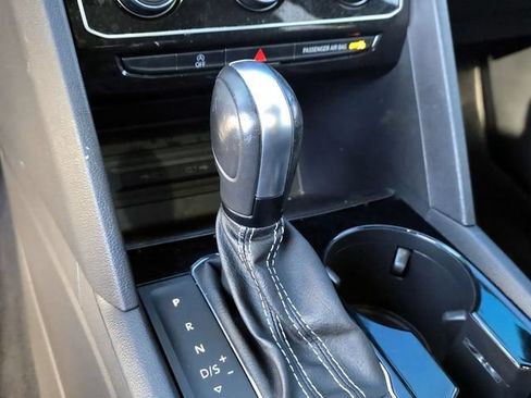 Used 2022 Volkswagen Atlas Cross Sport SEL AWD/4WD image 19