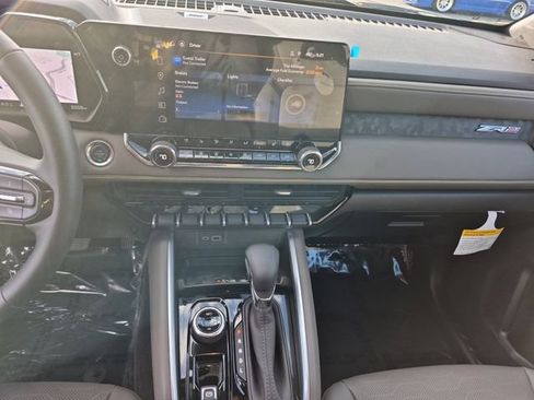 Used 2026 Chevrolet Colorado ZR2 w/ Technology Package image 15