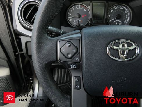 Certified 2018 Toyota Tacoma TRD Off-Road image 13