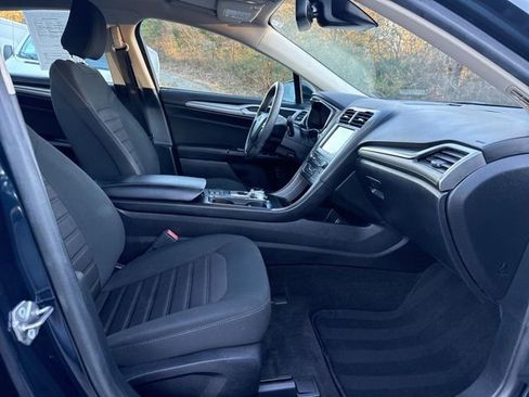 Used 2020 Ford Fusion SE image 23
