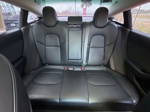 Used 2018 Tesla Model 3 image 13
