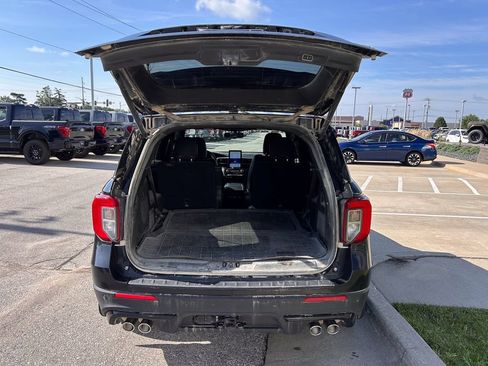 Used 2023 Ford Explorer ST w/ Equipment Group 401A AWD/4WD image 16