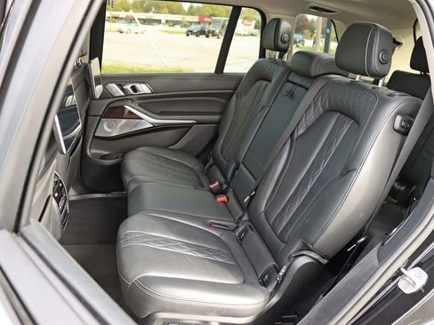 Used 2019 BMW X7 xDrive50i w/ Dynamic Handling Package image 36