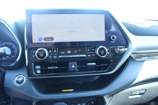 Used 2023 Toyota Highlander Limited FWD image 15