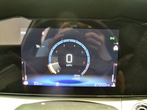 Used 2025 Chevrolet Trax LT w/ LT Convenience Package FWD image 18
