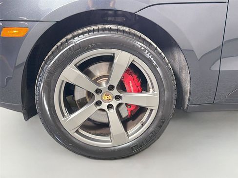 Certified 2023 Porsche Macan S AWD/4WD image 11