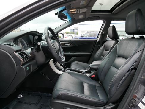 Used 2017 Honda Accord EX-L image 31