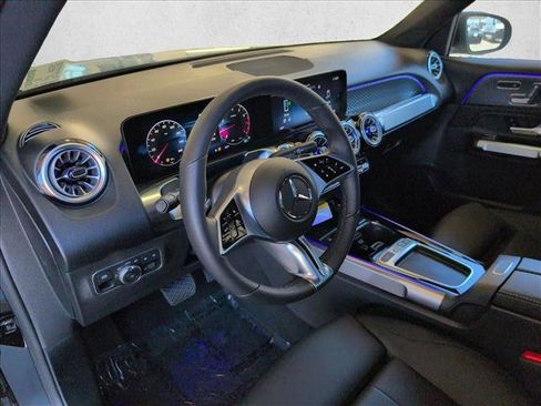 New 2025 Mercedes-Benz GLB 250 image 3