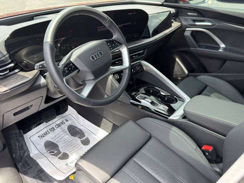 Certified 2025 Audi Q5 Premium Plus w/ Premium Plus AWD/4WD image 10