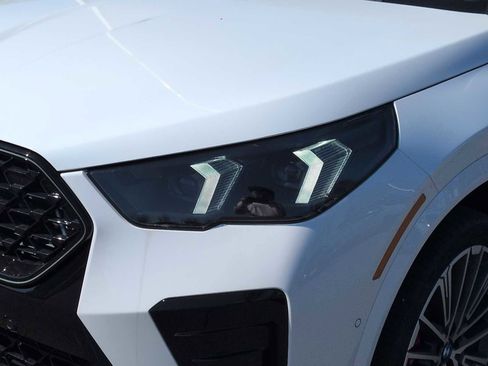 New 2026 BMW X2 xDrive28i w/ Technology Package AWD/4WD image 11