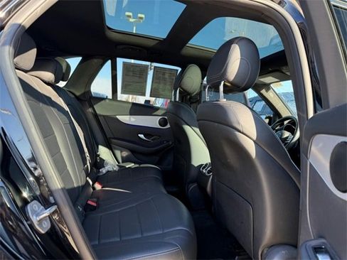 Used 2020 Mercedes-Benz GLC 300 4MATIC image 12
