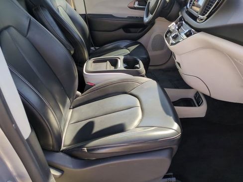 Used 2021 Chrysler Voyager Lxi image 31