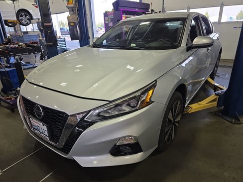 Used 2020 Nissan Altima 2.5 SL AWD/4WD image 1