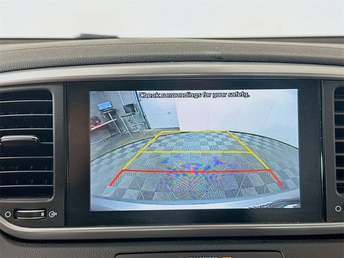 Used 2021 Kia Sportage LX image 13