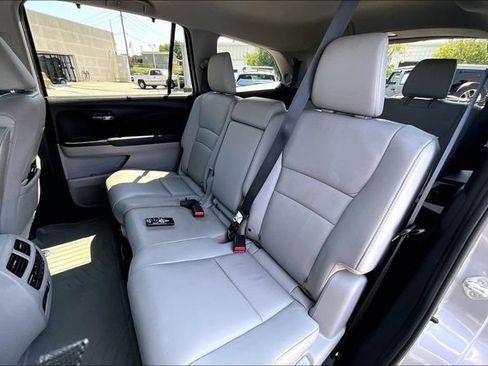 Used 2021 Honda Pilot Touring image 19