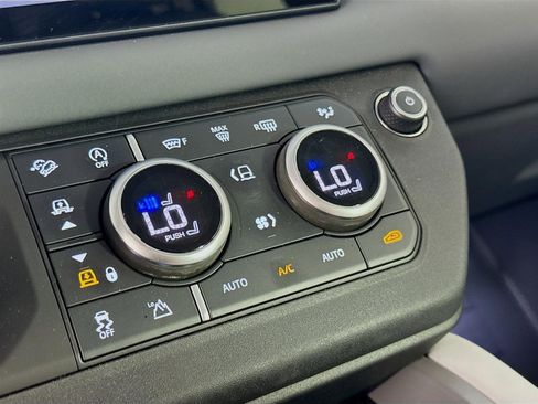 Used 2025 Land Rover Defender 130 V8 image 17