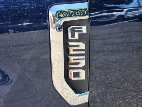 Used 2018 Ford F250 Lariat w/ Lariat Value Package AWD/4WD image 17