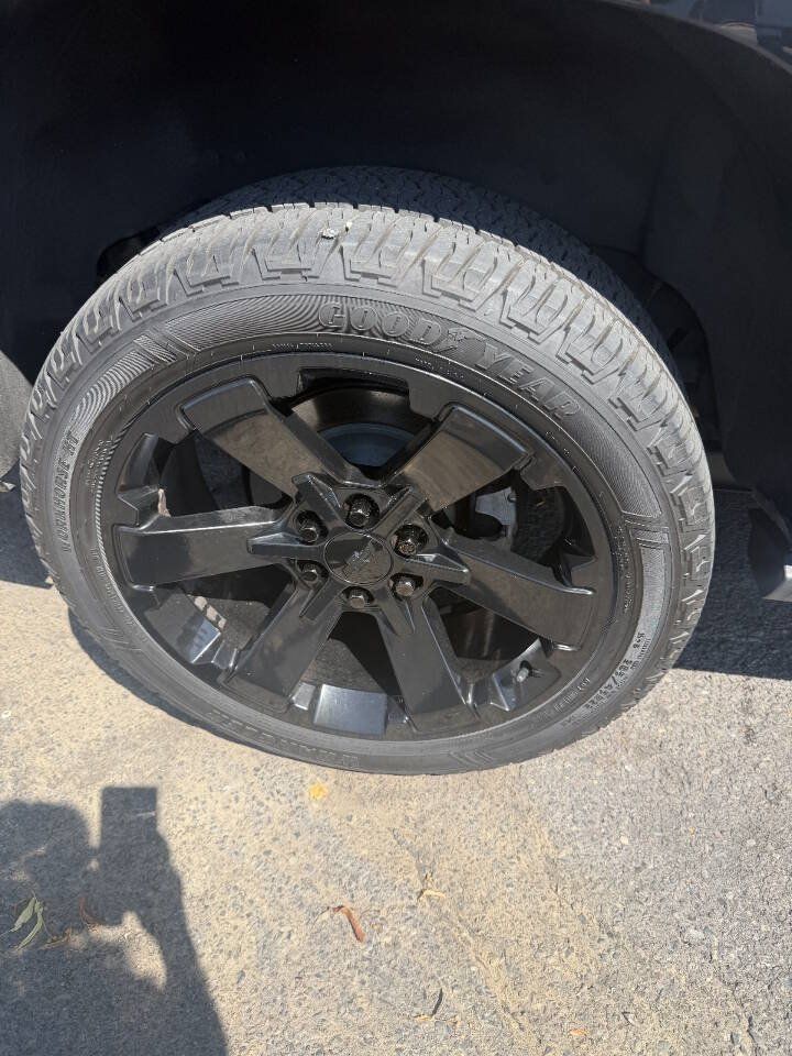 Used 2020 Chevrolet Suburban Premier RWD image 14