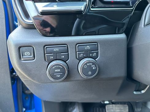 Used 2025 Chevrolet Silverado 1500 LT AWD/4WD image 18