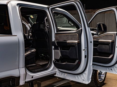 Used 2024 Ford F250 Platinum w/ FX4 Off-Road Package image 28