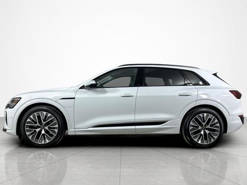 Used 2024 Audi Q8 e-tron Prestige AWD/4WD image 2