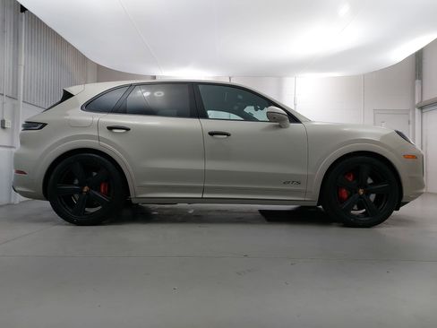 New 2026 Porsche Cayenne GTS image 8