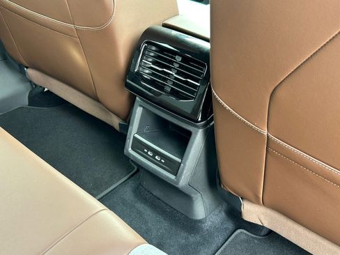 Used 2024 Volkswagen ID.4 2WD image 47