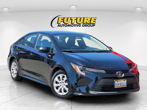 Used 2023 Toyota Corolla LE FWD image 1