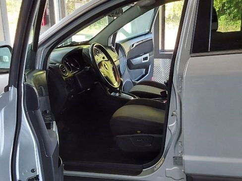 Used 2014 Chevrolet Captiva Sport LS image 16