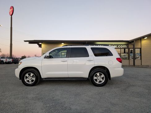 Used 2013 Toyota Sequoia SR5 image 11