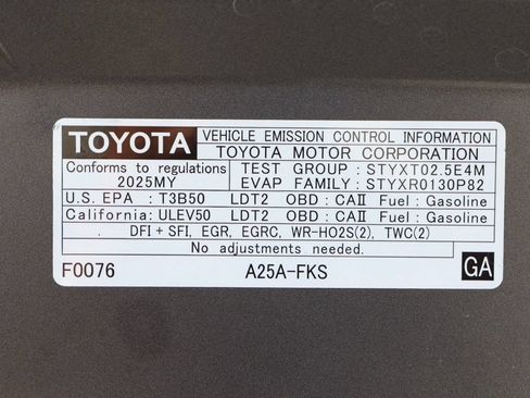 Used 2025 Toyota RAV4 LE AWD/4WD image 35