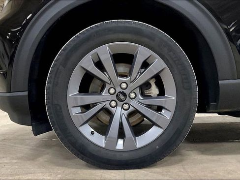 Certified 2023 Ford Explorer XLT w/ Equipment Group 202A AWD/4WD image 9