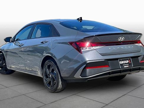 Used 2026 Hyundai Elantra SEL Sport FWD image 12
