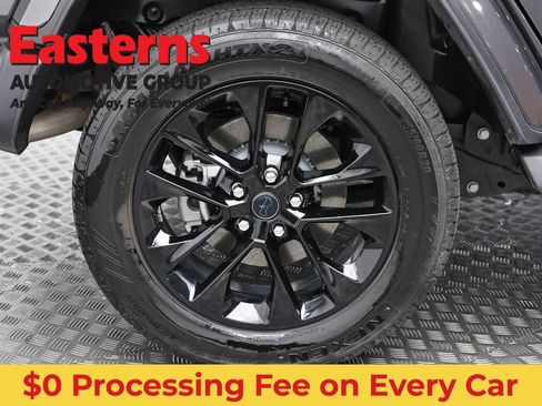 Used 2025 Jeep Wrangler Unlimited Sahara AWD/4WD image 30