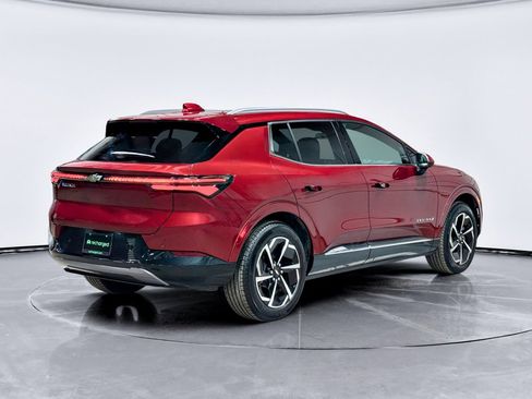 Used 2025 Chevrolet Equinox EV LT image 3