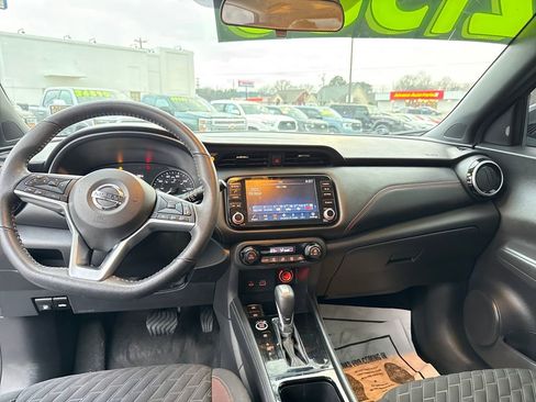 Used 2021 Nissan Kicks SR image 23