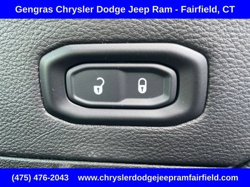 Used 2022 Jeep Gladiator Rubicon w/ LED Lighting Group AWD/4WD image 18