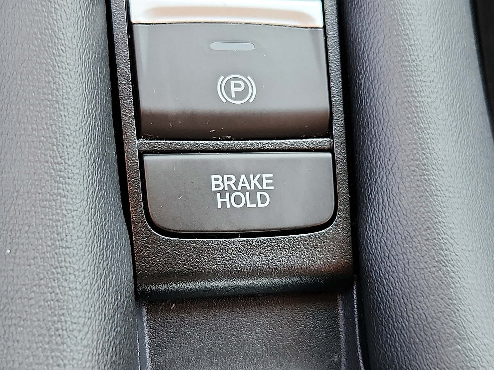 Used 2024 Honda HR-V LX image 24